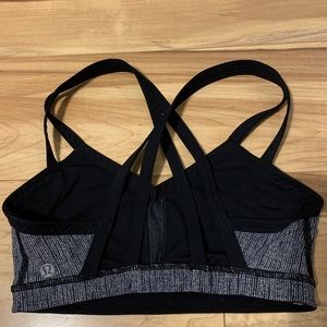 Lululemon sports bra